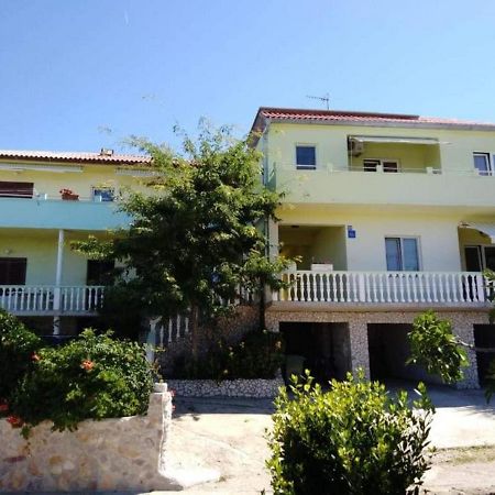 Apartments Miocic Ražanac Eksteriør billede