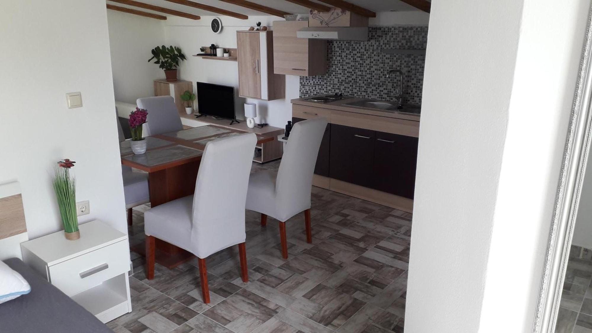 Apartments Miocic Ražanac Eksteriør billede
