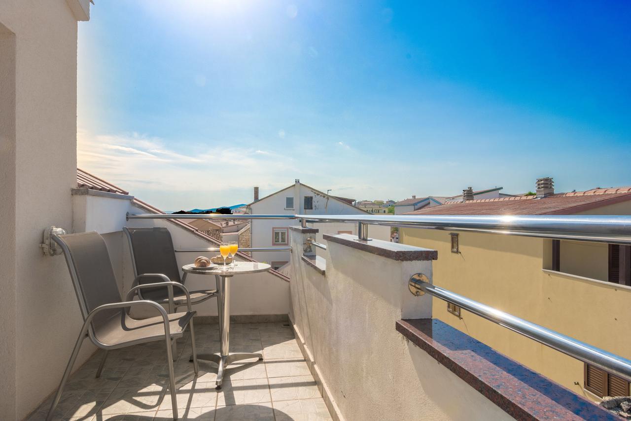 Apartments Miocic Ražanac Eksteriør billede