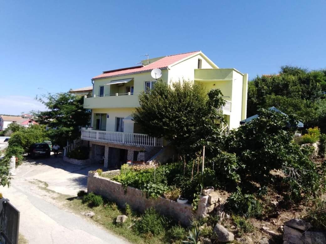 Apartments Miocic Ražanac Eksteriør billede