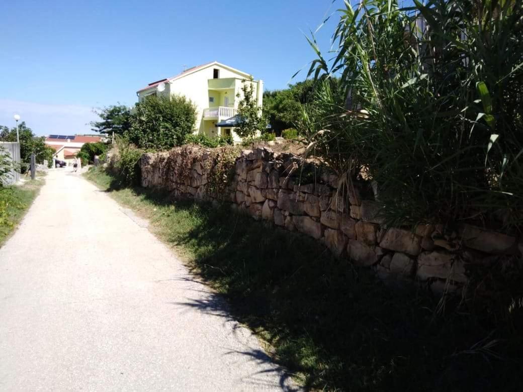 Apartments Miocic Ražanac Eksteriør billede